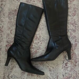 Elegant Black Knee-High Women's Boots